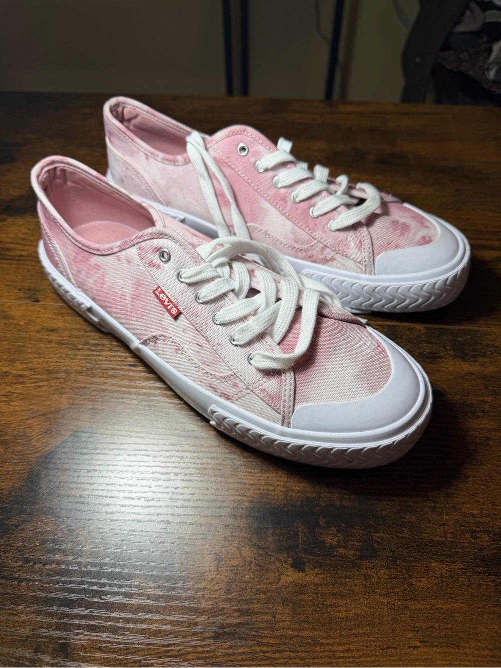 Levi’s Women’s Size 9 Pink Tie Dye Canvas Low Top Sneakers Lace Up Shoes